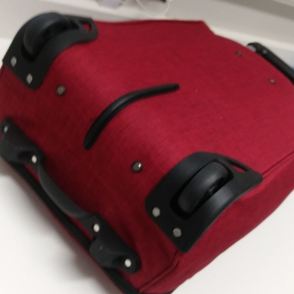 Softside Carry On Luggage Two-Tone Polyester 900D Red. Collapsible - Picture 7 of 10